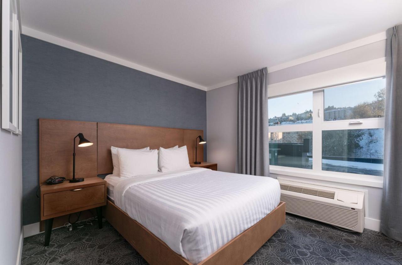 Prestige Kamloops Hotel Exterior photo