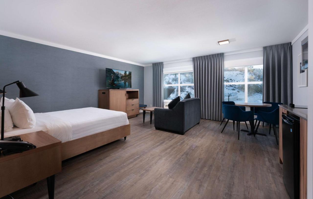 Prestige Kamloops Hotel Exterior photo
