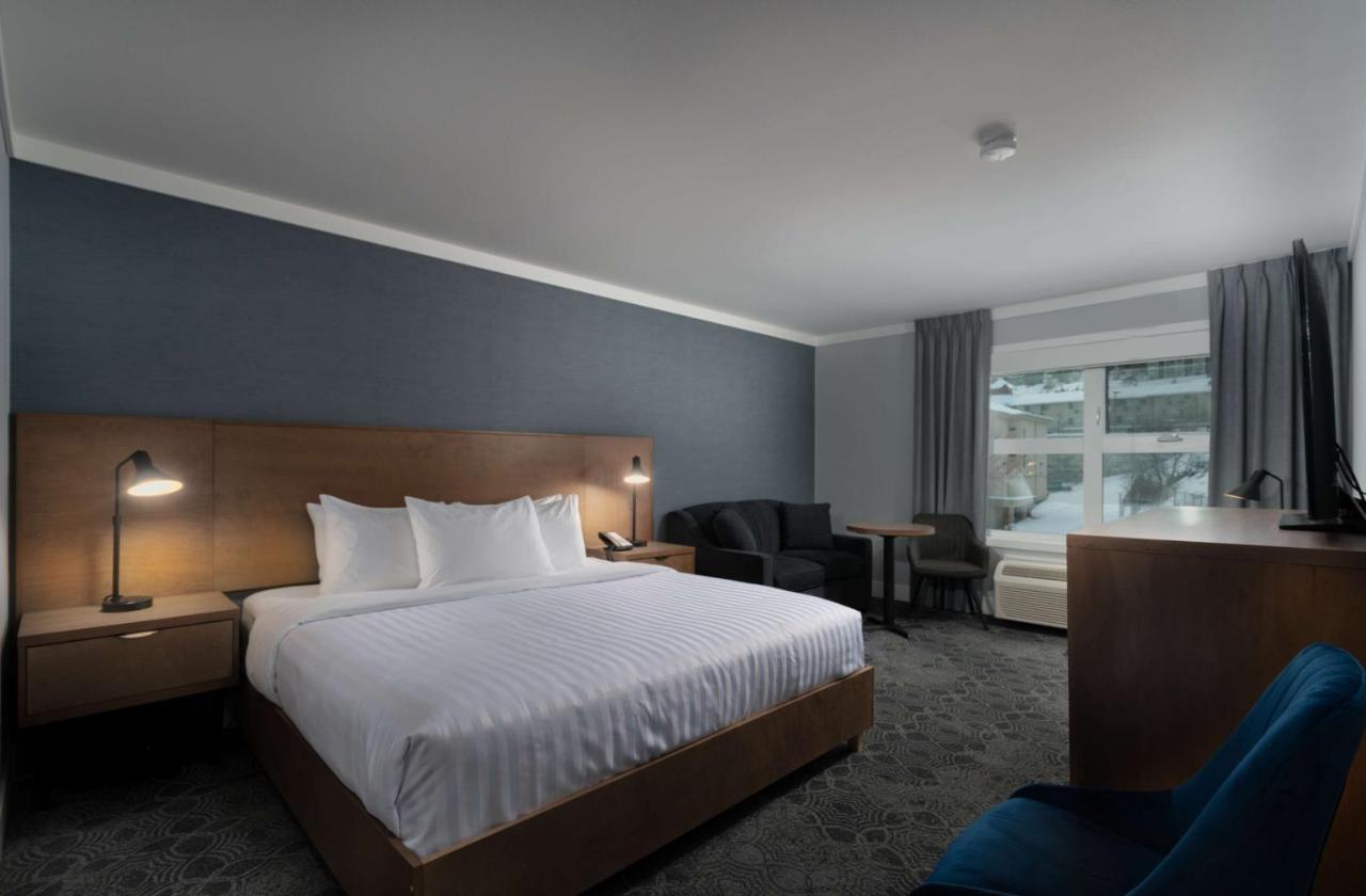 Prestige Kamloops Hotel Exterior photo